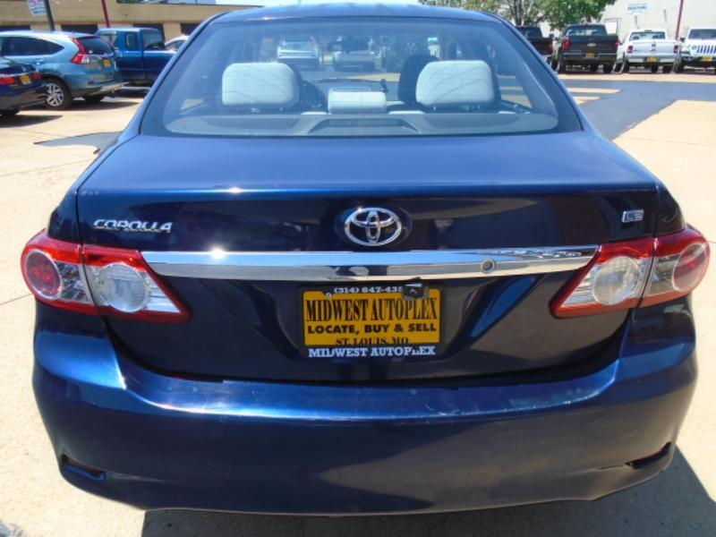 Toyota Corolla LE 4D Sedan 2011
