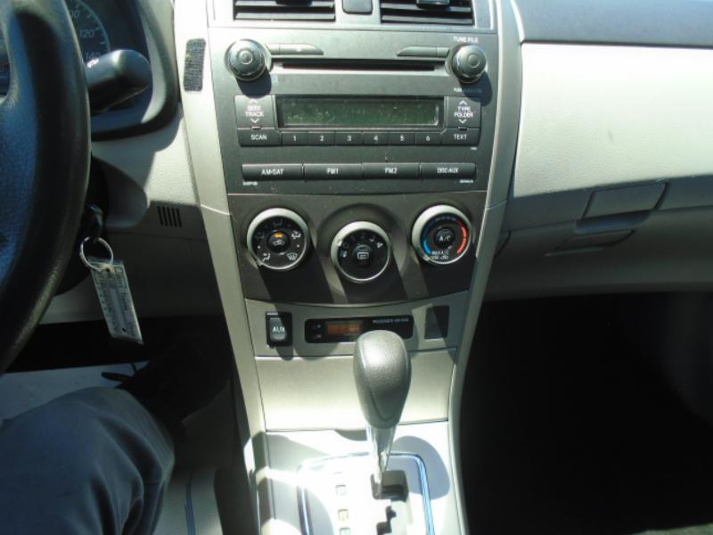 Toyota Corolla LE 4D Sedan 2011