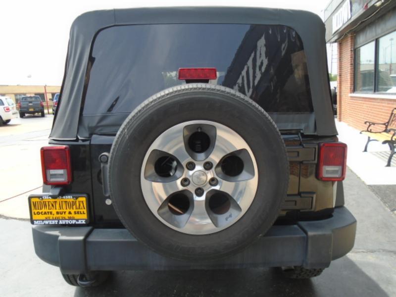 Jeep Wrangler Unlimited Sport 4WD 2014