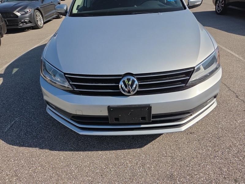 Volkswagen Jetta 1.8T SEL 6A 2015