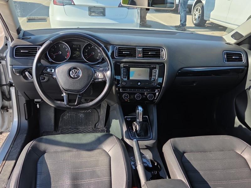 Volkswagen Jetta 1.8T SEL 6A 2015
