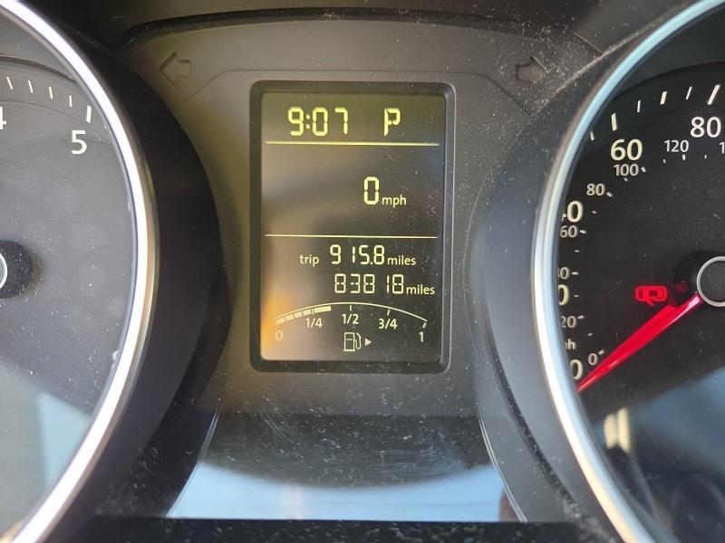 Volkswagen Jetta 1.8T SEL 6A 2015