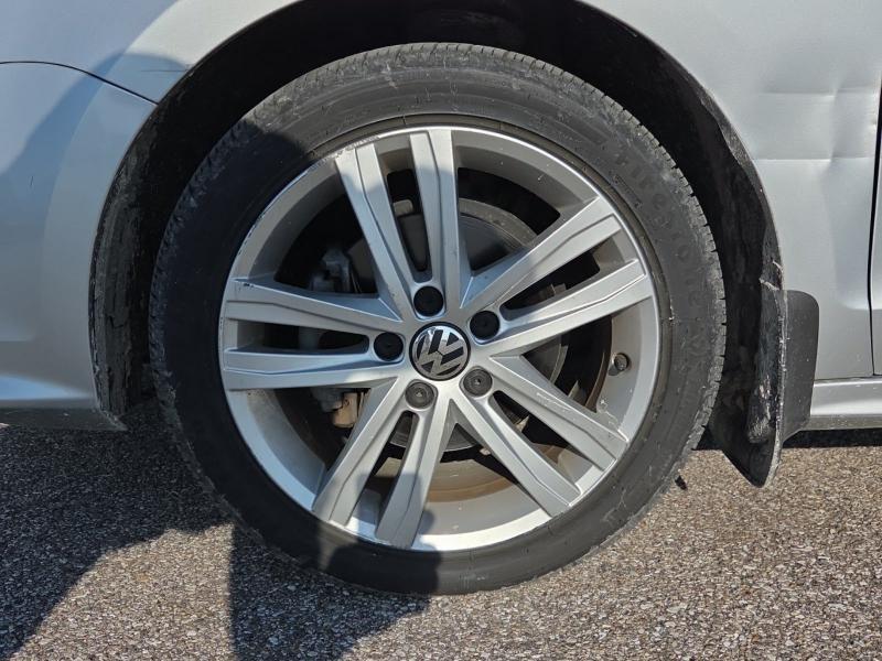 Volkswagen Jetta 1.8T SEL 6A 2015