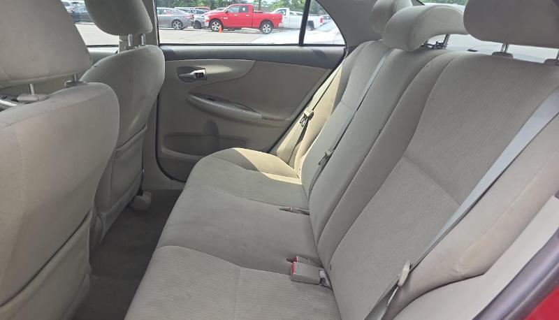Toyota Corolla LE 4D Sedan at 2012