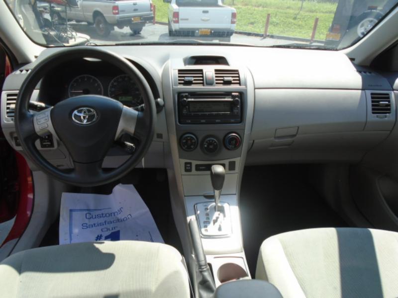 Toyota Corolla LE 4D Sedan at 2012