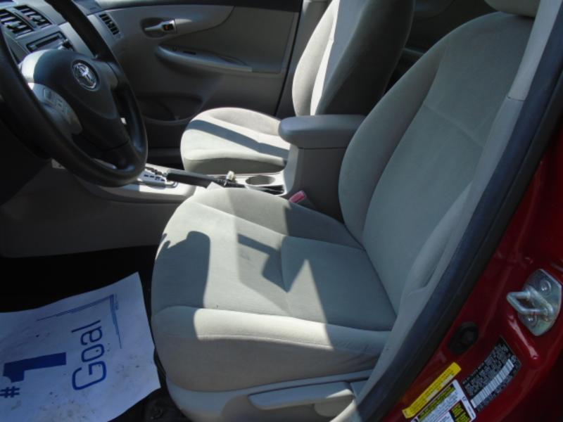 Toyota Corolla LE 4D Sedan at 2012