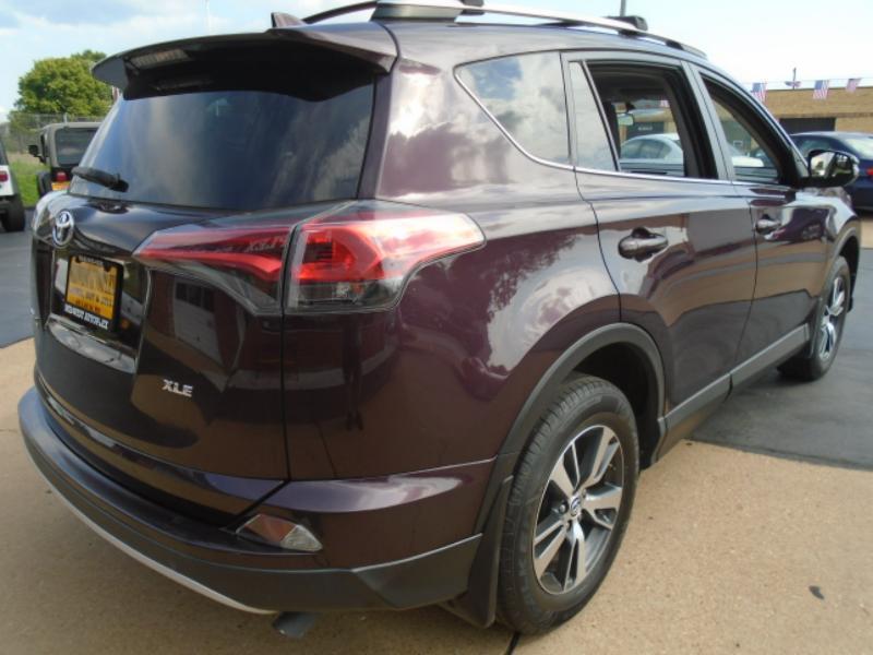 Toyota RAV4 XLE 4D SUV FWD 2016