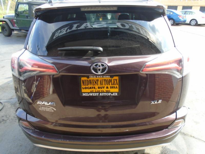 Toyota RAV4 XLE 4D SUV FWD 2016