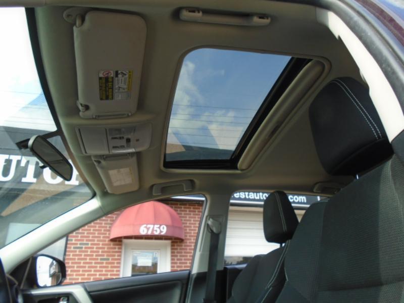 Toyota RAV4 XLE 4D SUV FWD 2016