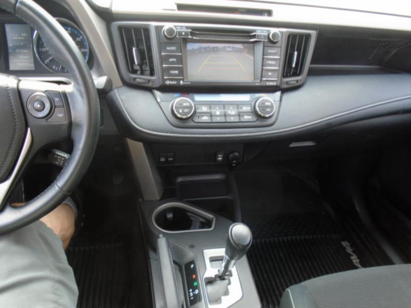 Toyota RAV4 XLE 4D SUV FWD 2016