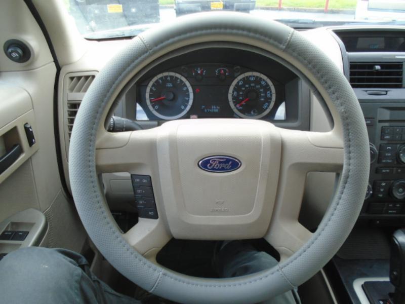 Ford Escape 4dr 2.3L XLS 4WD 2012
