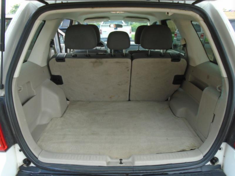Ford Escape 4dr 2.3L XLS 4WD 2012