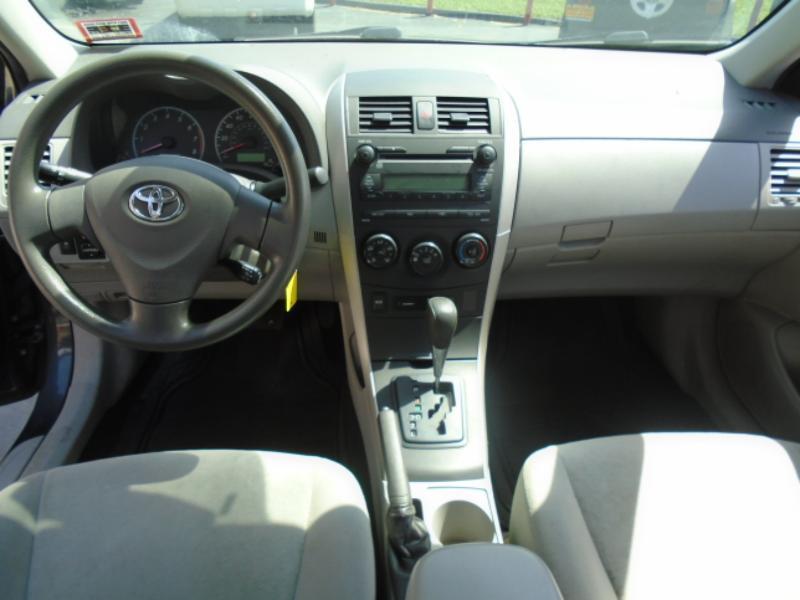 Toyota Corolla LE 4D Sedan 2009