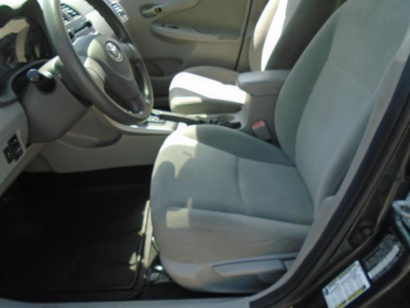 Toyota Corolla LE 4D Sedan 2009