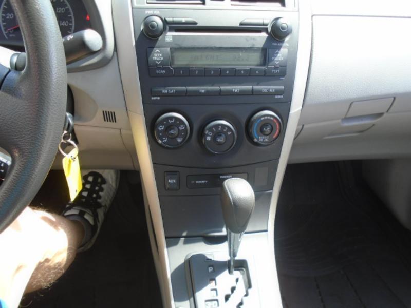 Toyota Corolla LE 4D Sedan 2009