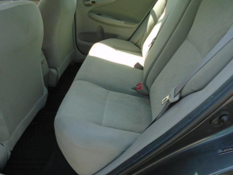 Toyota Corolla LE 4D Sedan 2009