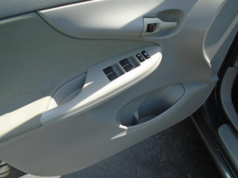 Toyota Corolla LE 4D Sedan 2009
