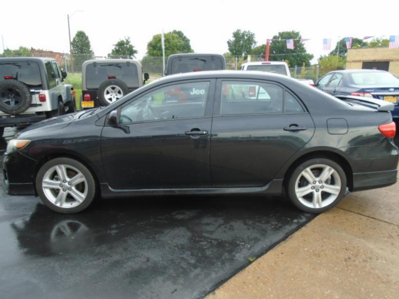 Toyota Corolla S 4-Speed AT 2013