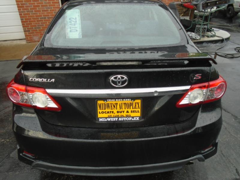 Toyota Corolla S 4-Speed AT 2013