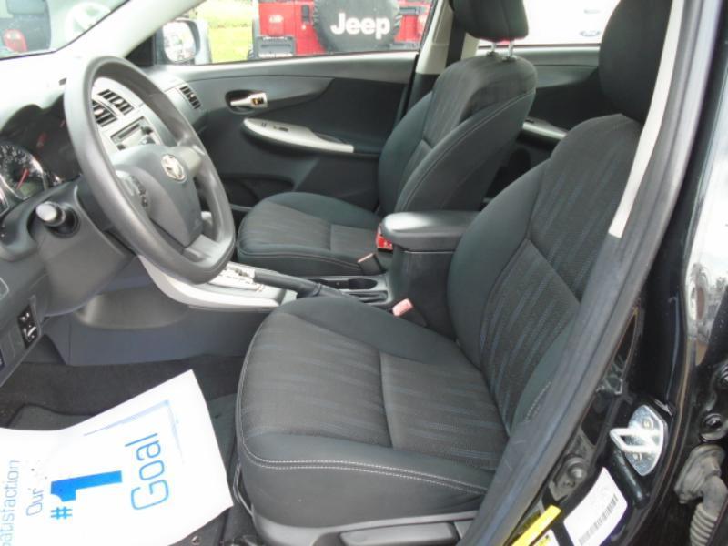 Toyota Corolla S 4-Speed AT 2013
