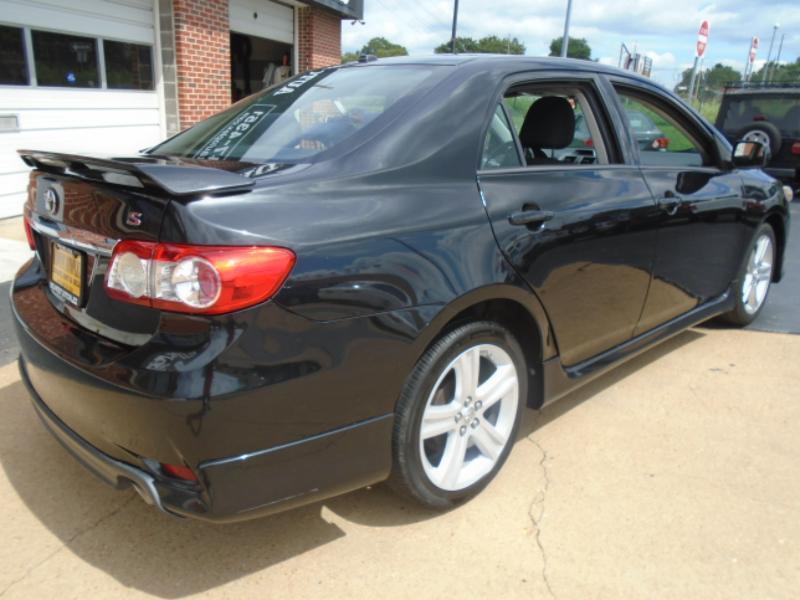 Toyota Corolla S 4-Speed AT 2013