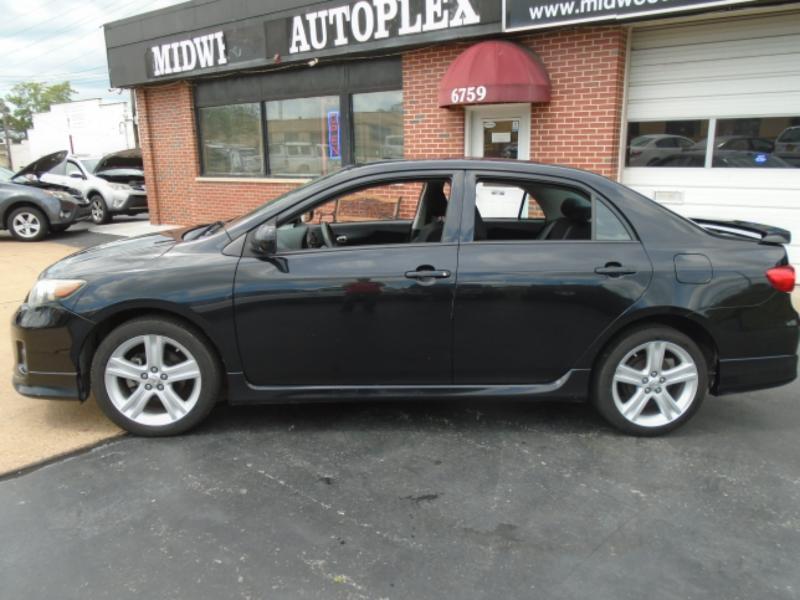 Toyota Corolla S 4-Speed AT 2013