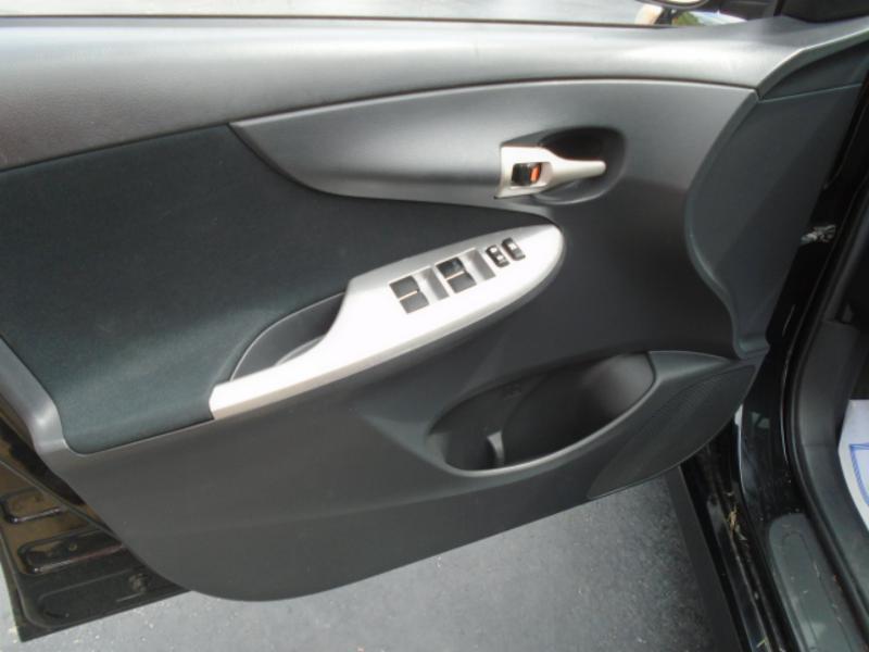 Toyota Corolla S 4-Speed AT 2013