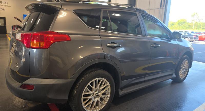 Toyota RAV4 LE AWD 2013