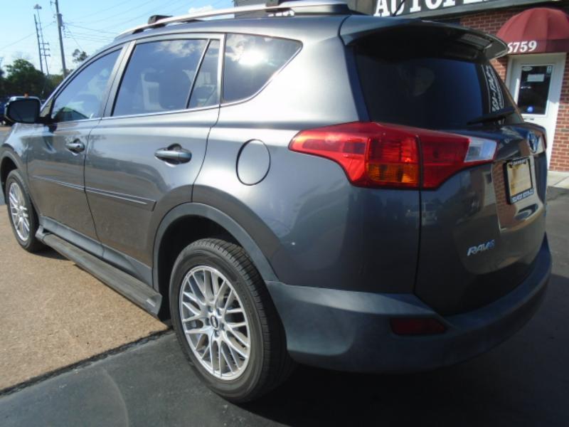 Toyota RAV4 LE AWD 2013