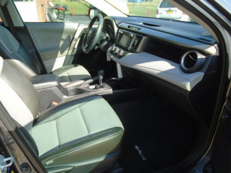 Toyota RAV4 LE AWD 2013