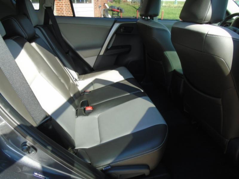 Toyota RAV4 LE AWD 2013