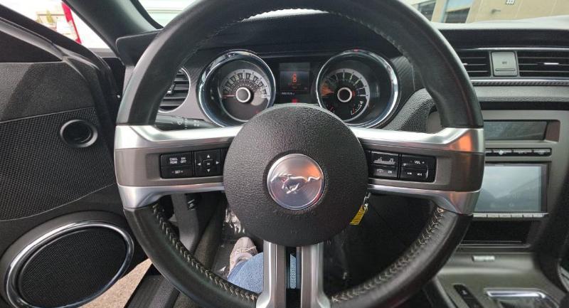 Ford Mustang GT Premium Coupe 2013