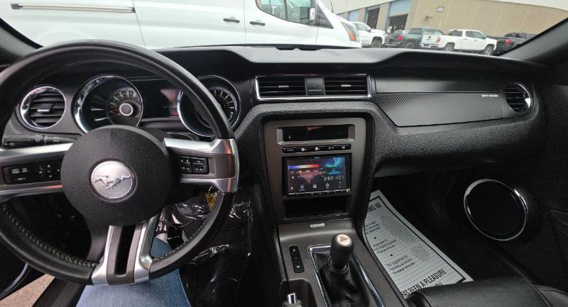 Ford Mustang GT Premium Coupe 2013
