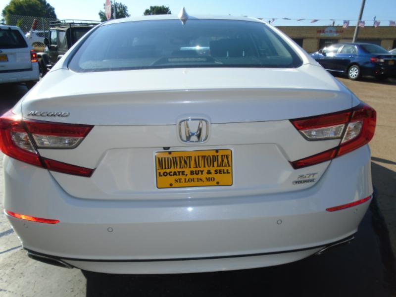 Honda Accord photo 8