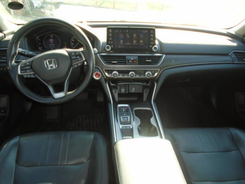 Honda Accord photo 11
