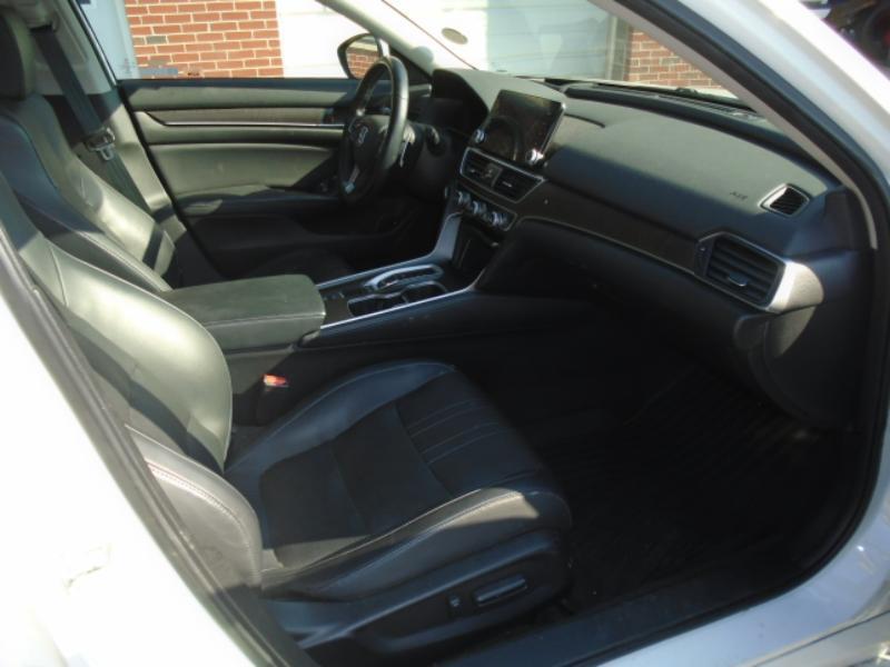 Honda Accord photo 13