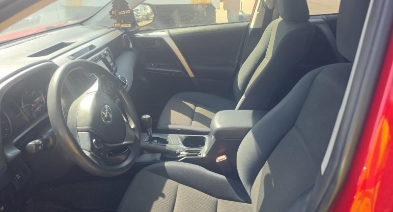 Toyota RAV4 LE FWD 2017