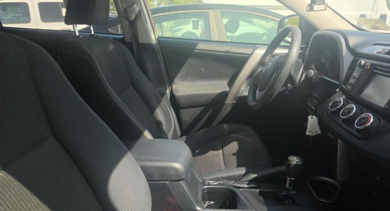 Toyota RAV4 LE FWD 2017