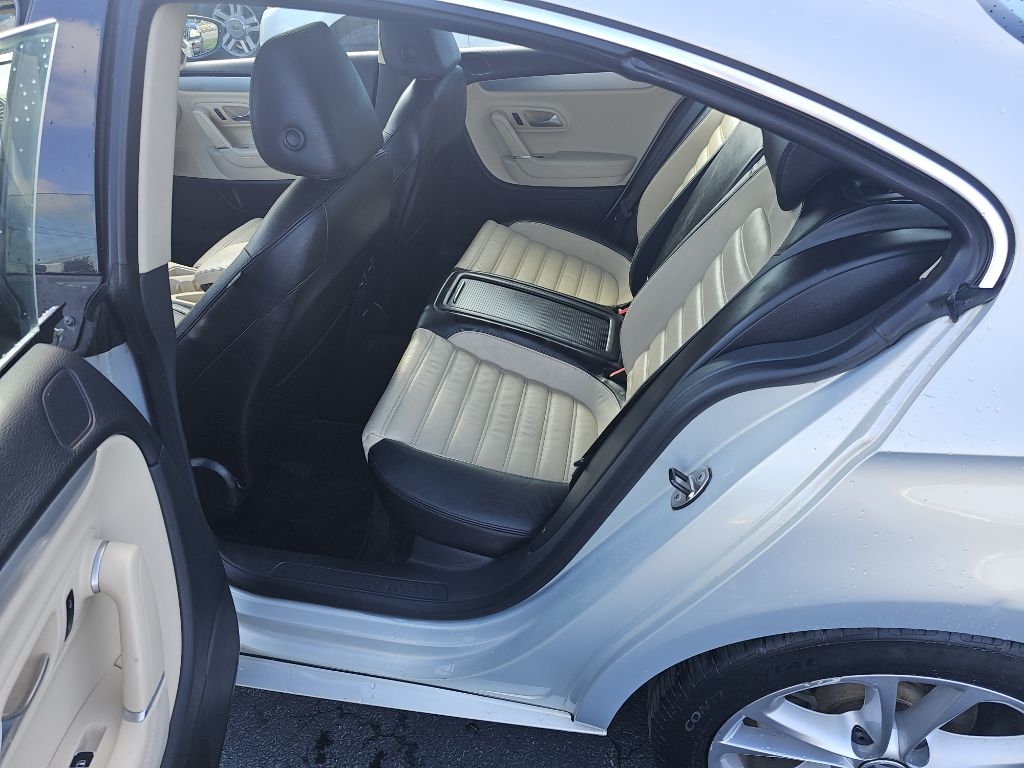 Volkswagen CC Luxury 2010 Volkswagen CC Luxury 2010