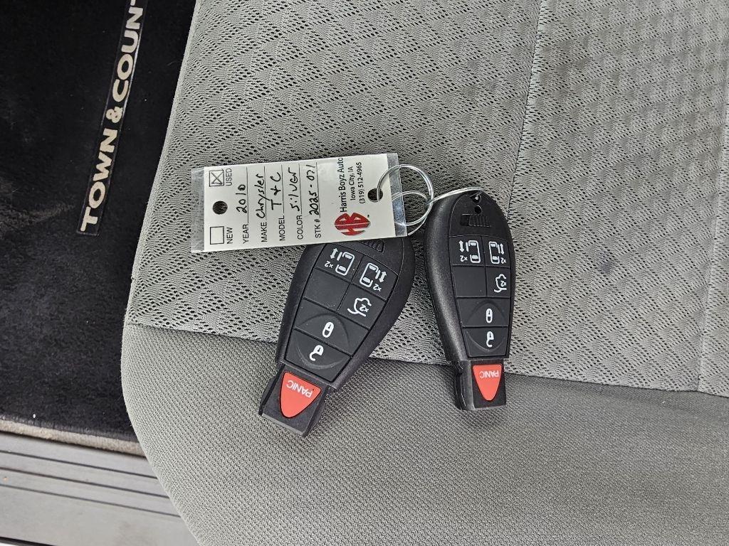 Chrysler Town & Country Touring 2010