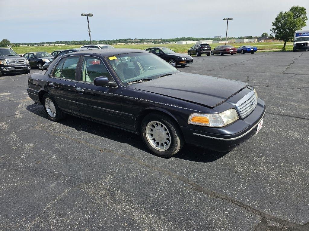 Ford Crown Victoria 4dr Sdn LX 1999