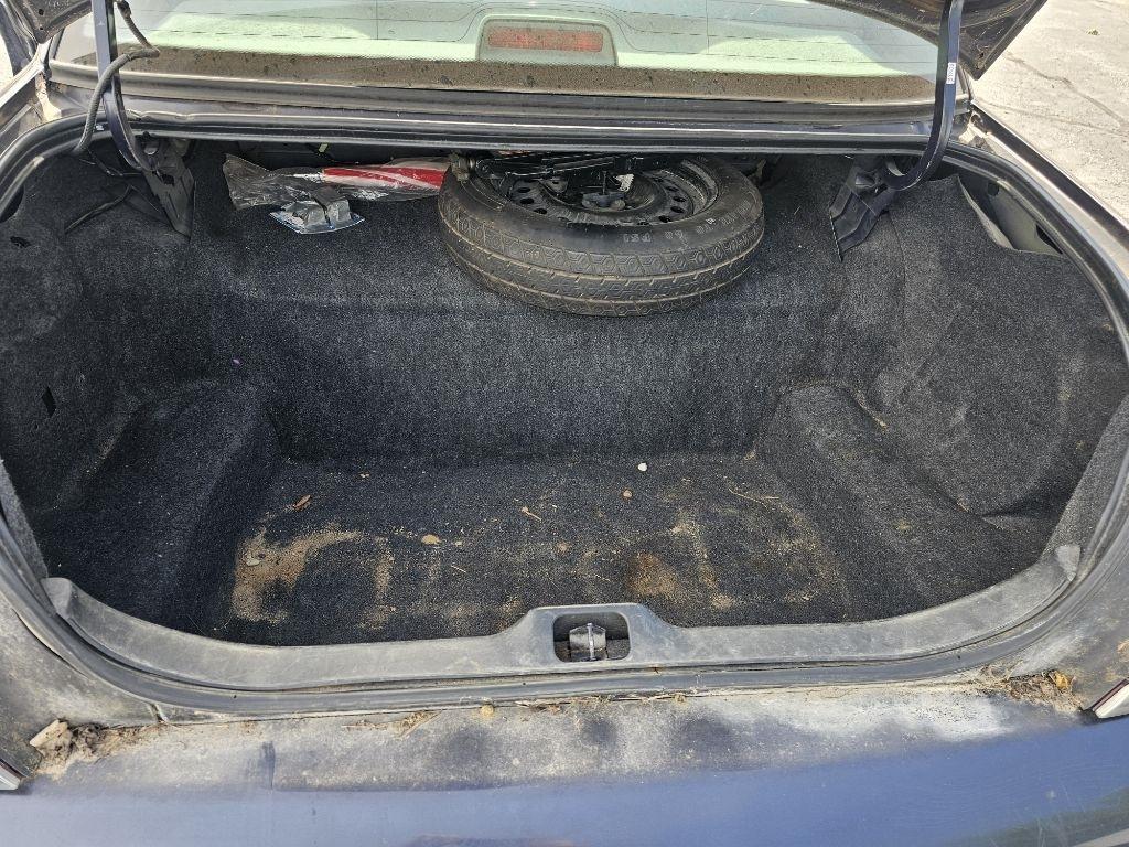 Ford Crown Victoria 4dr Sdn LX 1999