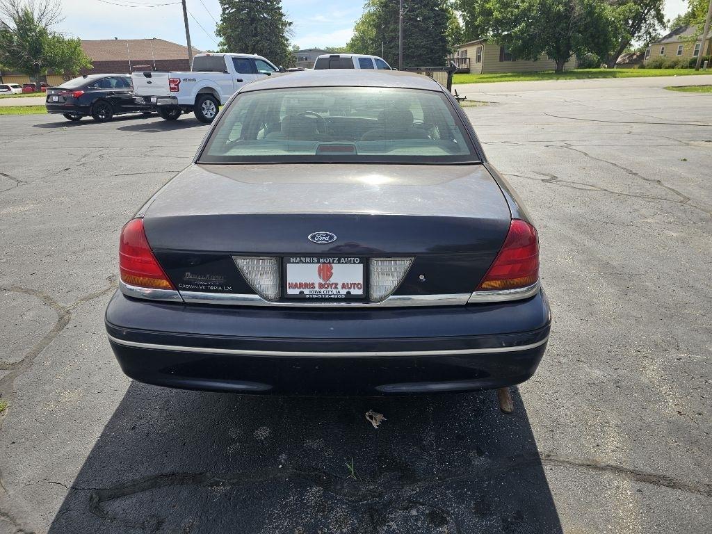 Ford Crown Victoria 4dr Sdn LX 1999