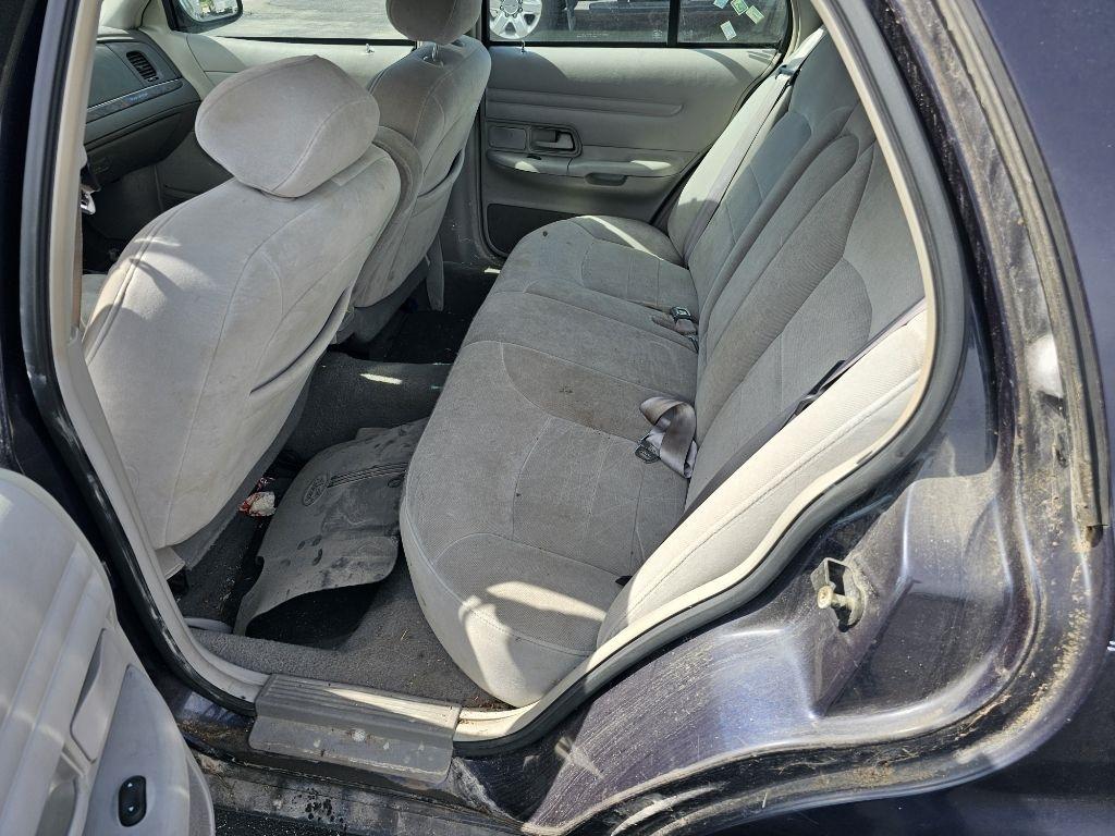 Ford Crown Victoria 4dr Sdn LX 1999