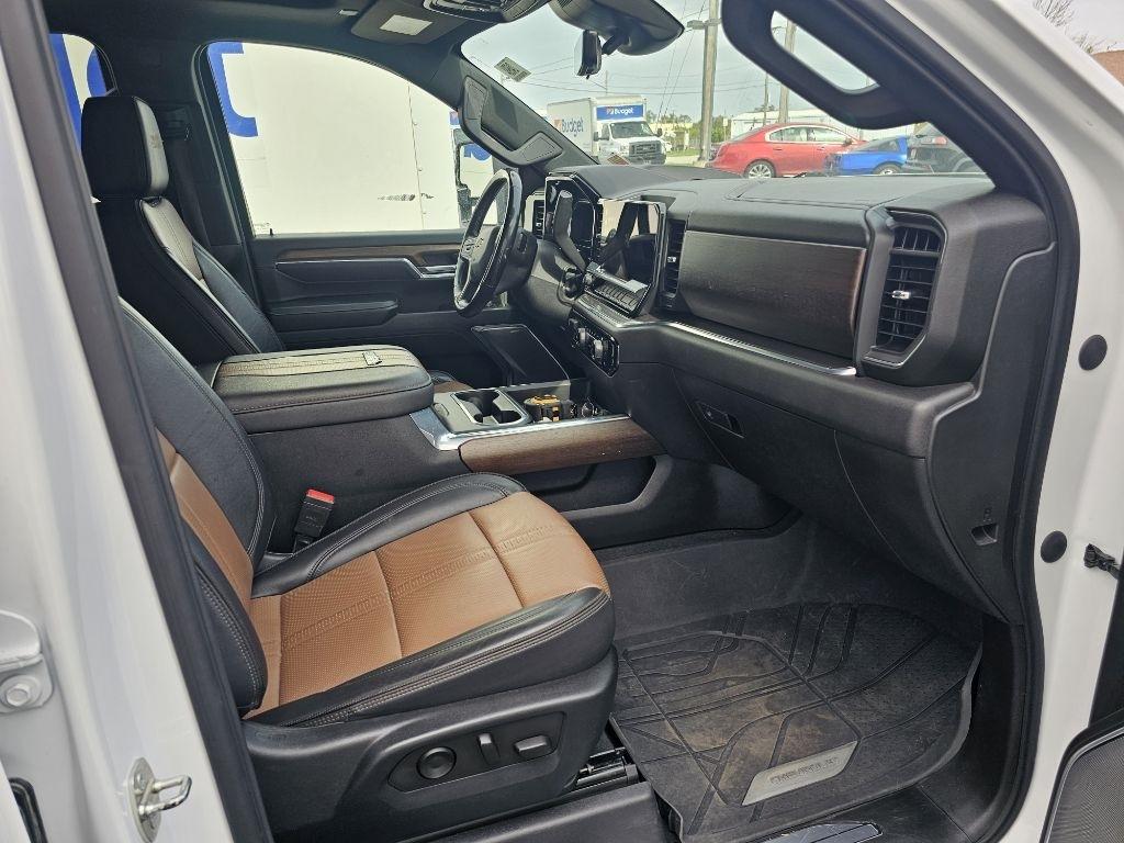 Chevrolet Silverado 3500HD 4WD Crew Cab 159" High Country 2024