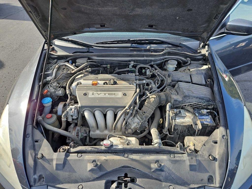 Honda Accord Sdn LX AT 2005