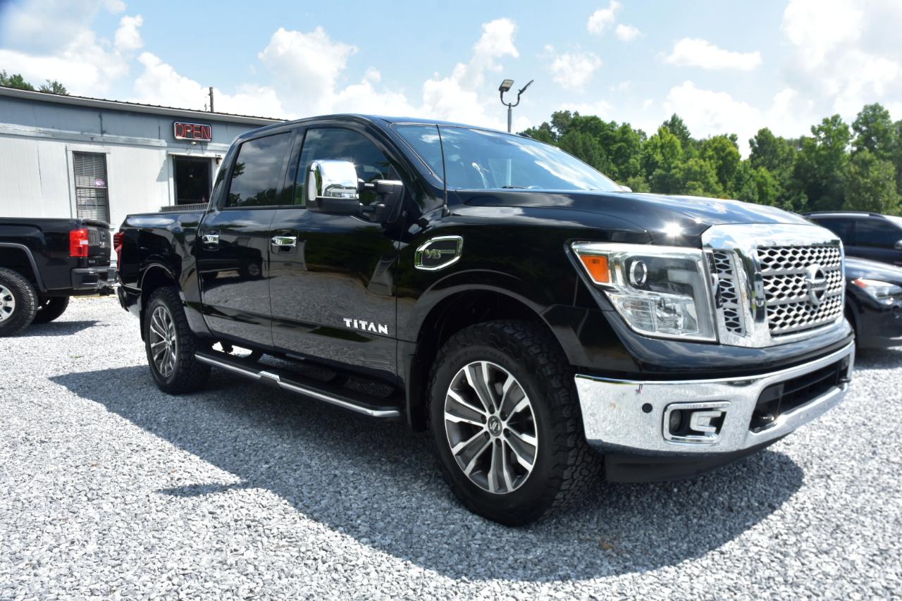 Nissan Titan Platinum Reserve Crew Cab 4WD 2017