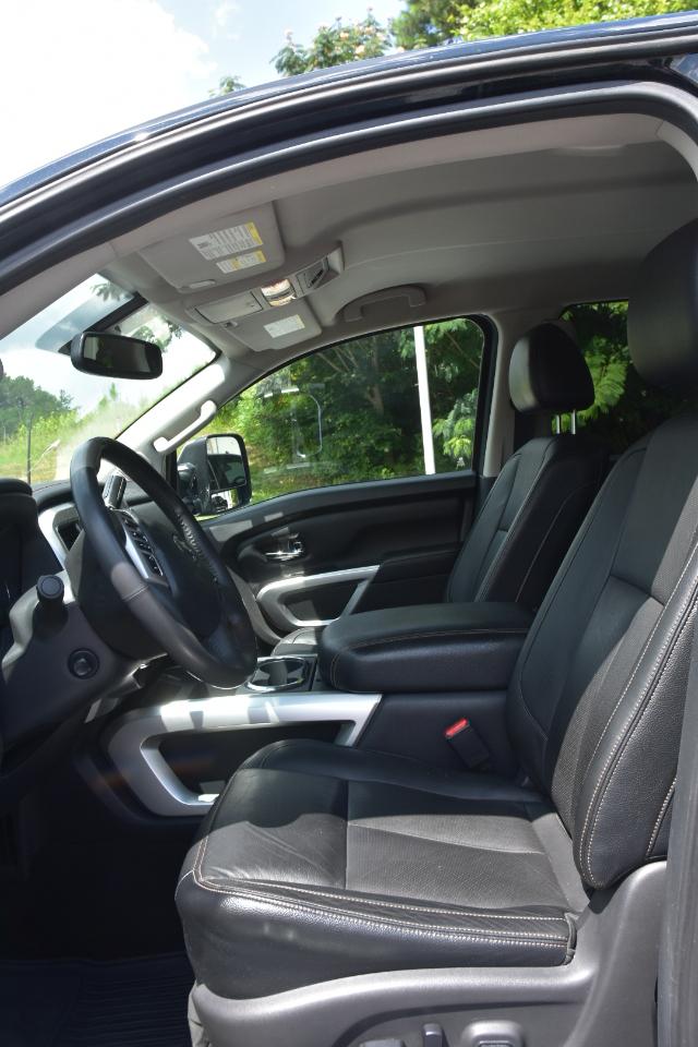 Nissan Titan Platinum Reserve Crew Cab 4WD 2017