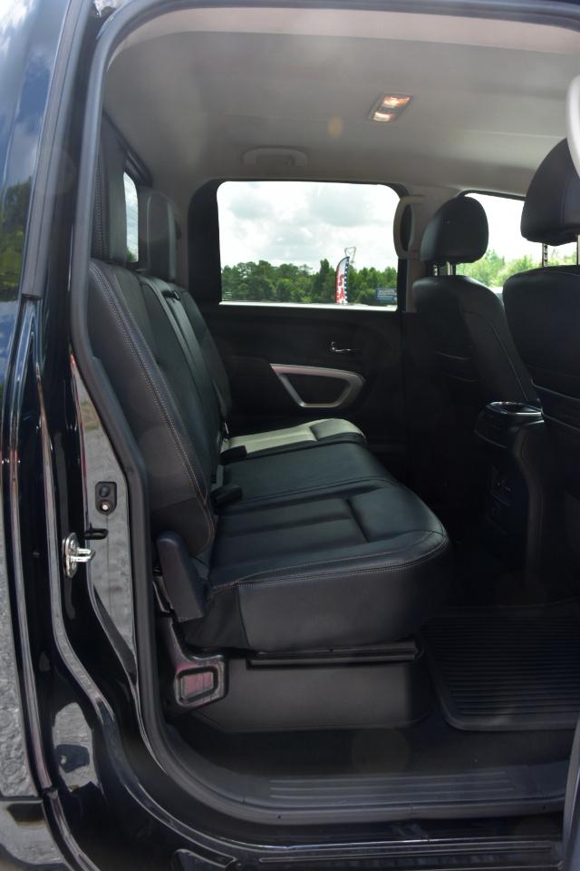 Nissan Titan Platinum Reserve Crew Cab 4WD 2017