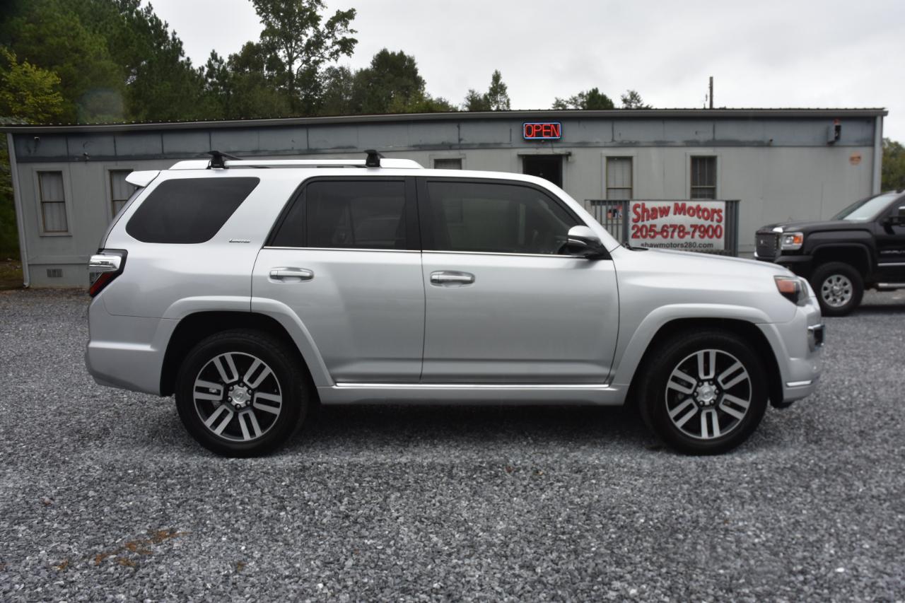 Toyota 4Runner SR5 2WD 2016